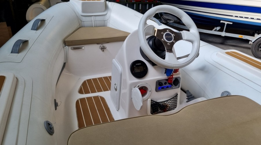Sur Marine ST290 Luxury Tender met Yamaha F20GEPL
